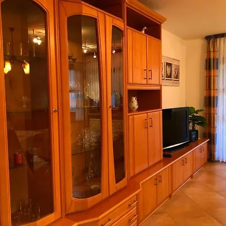 아파트 Ferienwohnung/ Ferienresidenze Manuela *