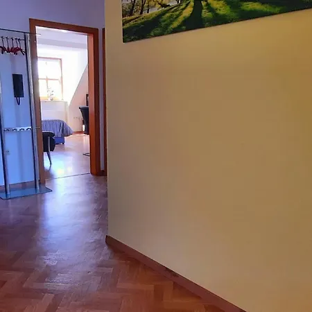아파트 Ferienwohnung/ Ferienresidenze Manuela