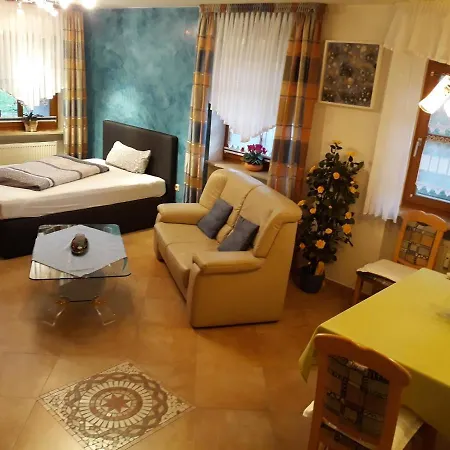アパート Ferienwohnung/ Ferienresidenze Manuela
